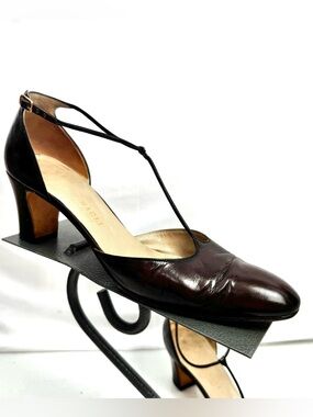 Bruno Magli Brown LeatherT-Strap Heels Size 8.5 AAA Narrow